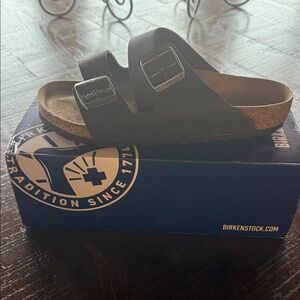 NEW in the box! Birkenstocks Arizona BS size 41 color BLACK